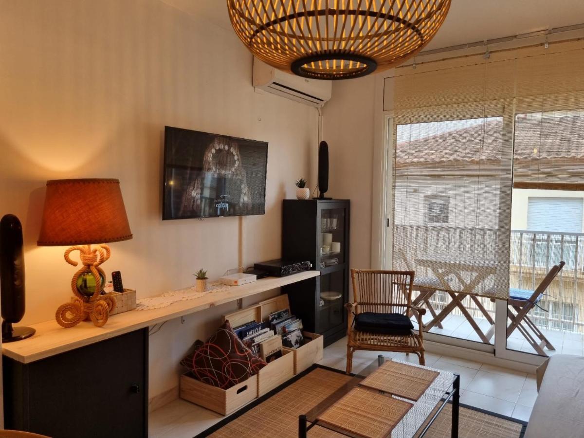 Lovely One Bedroom With Balcony Roses Zewnętrze zdjęcie